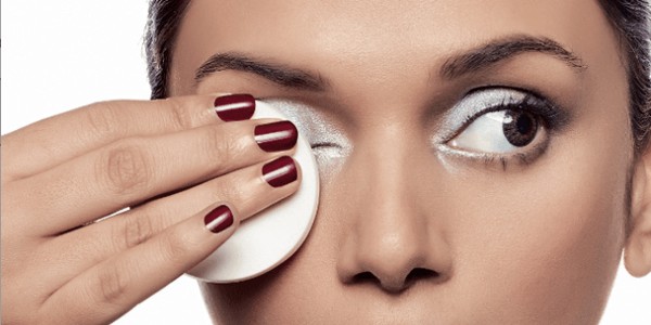 Odličovač očí a čistící pěna či krém vás dokonale zbaví make-upu. Jak na to?