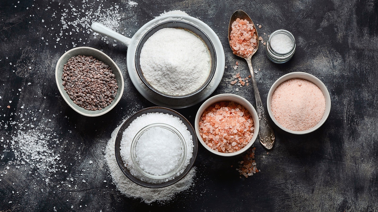 Je kuchyňská sůl škodlivá? A může zapříčiňovat zavodnění?